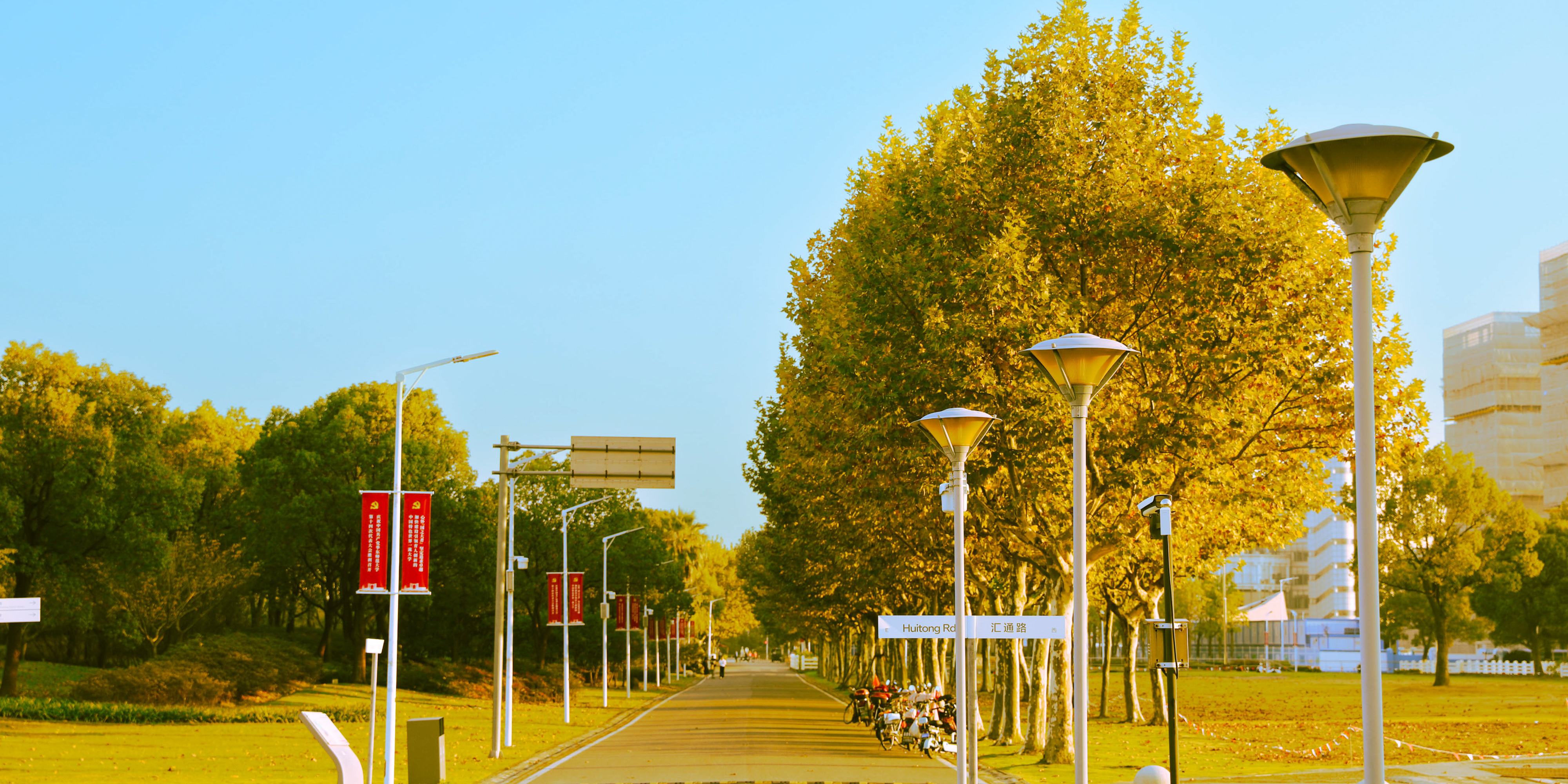 员工走道.jpg 员工走道.jpg